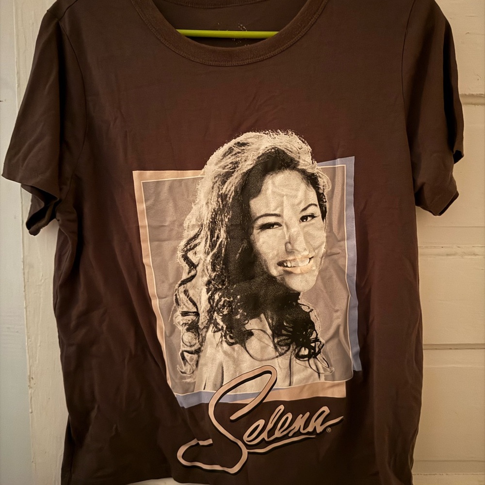 Selena Brown Graphic Tee - Women's Short Sleeve